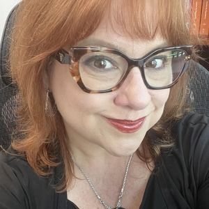 Meet your Posher, Ana t.